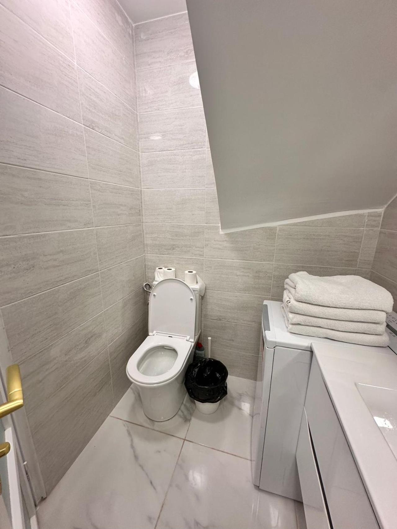 Appartement Calme Moderne Proche De Disneyland Wifi & Cafe Gratuit & Arrivee Autonome Bussy-Saint-Georges Extérieur photo